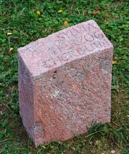 2015.5 Material Lavastein. Breite 37cm. Friedhof am Hörnli Riehen/Basel.jpg