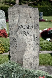 2010.2 Material Basaltsäule. Höhe 90 cm. Friedhof am Hörnli Riehen/Basel.jpg