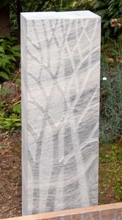 2006.3 Material Cristallina Marmor. Höhe 100cm. Cimetière de Cugy/Vaud.jpg